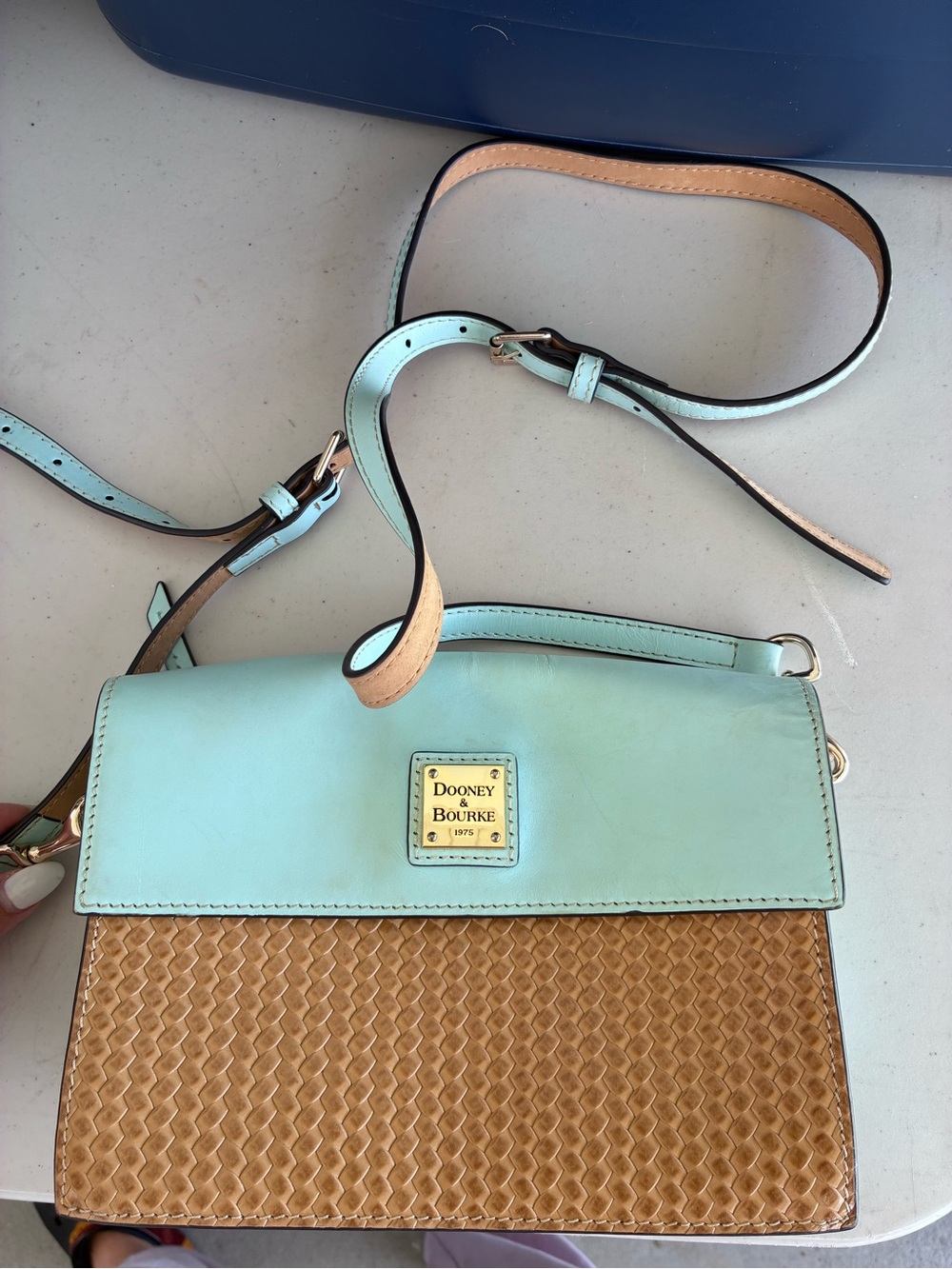 Dooney & Bourke crossbody bag gently used